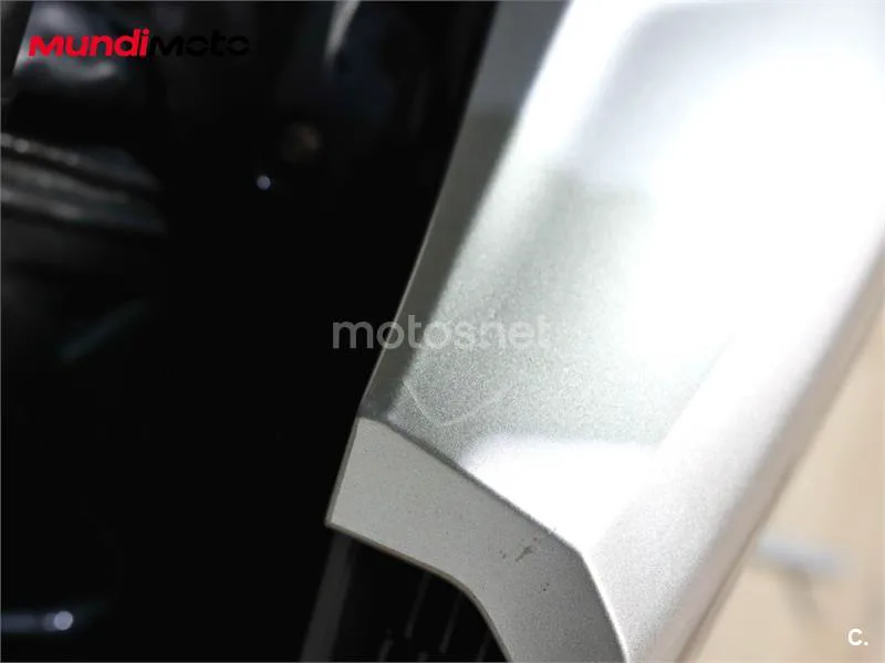 Honda CB 125 R – Vista 15