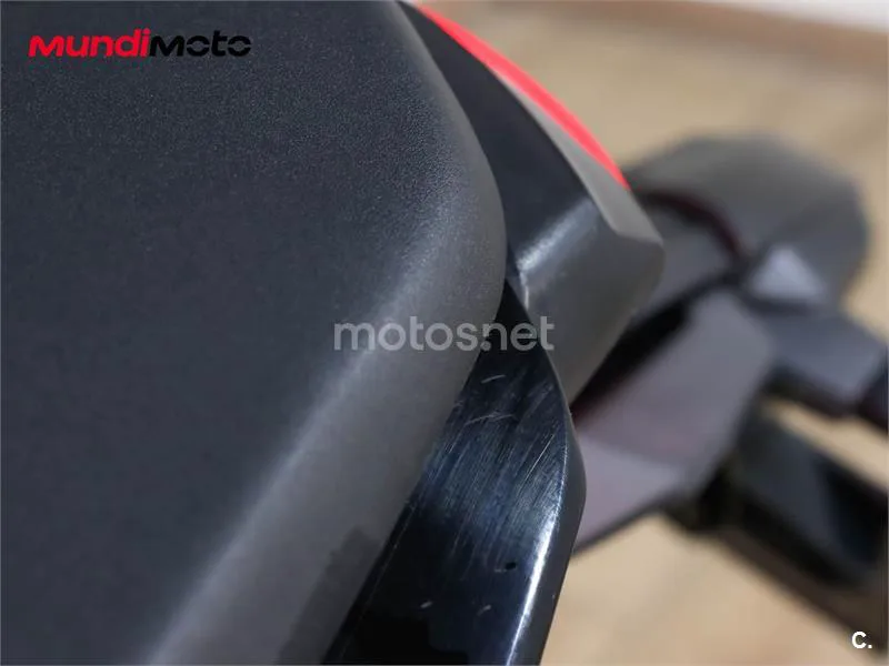 Honda CB 125 R – Vista 19