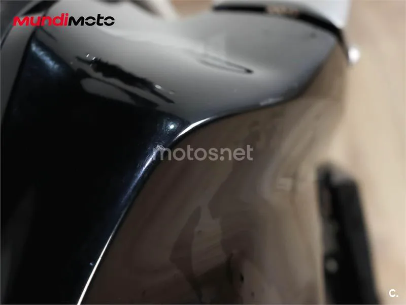 Honda CB 125 R – Vista 23