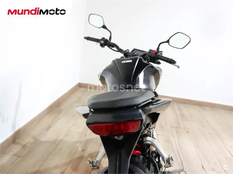 Honda CB 125 R – Vista 4