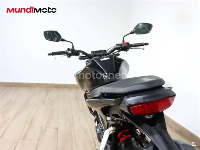 Honda CB 125 R – Vista 9