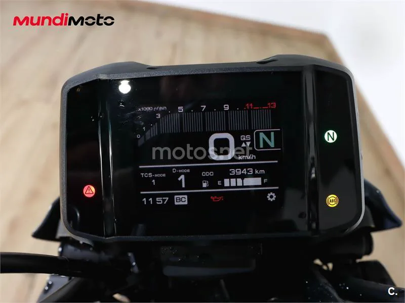Yamaha MT-09 – Vista 12