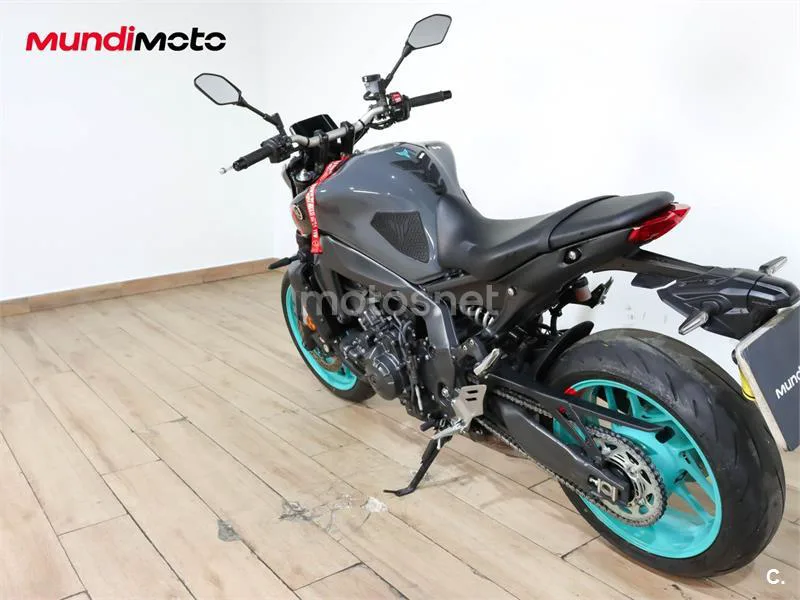 Yamaha MT-09 – Vista 8