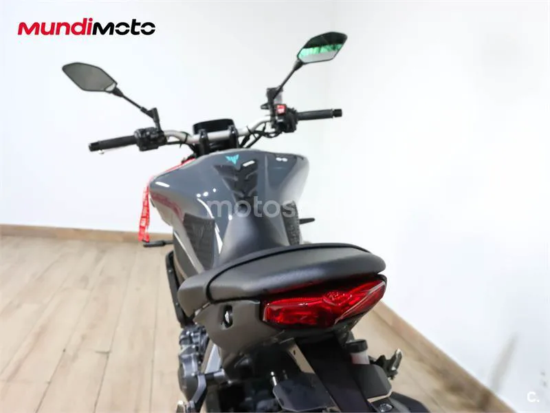 Yamaha MT-09 – Vista 9