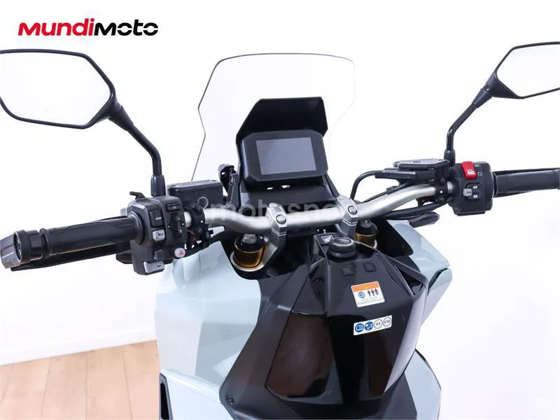 Honda X-ADV – Vista 11