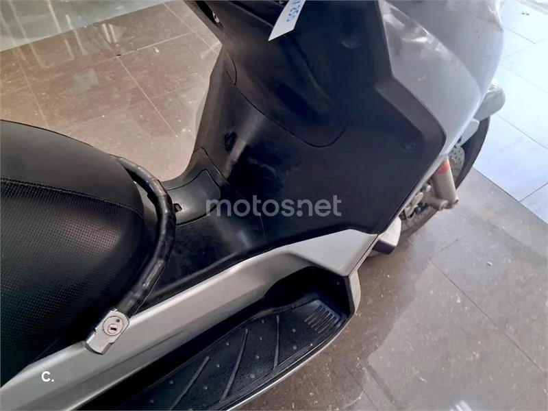 Yamaha XMAX 250 - Vista 16
