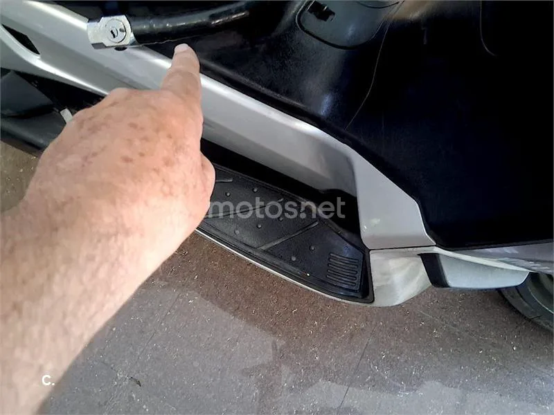 Yamaha XMAX 250 - Vista 19