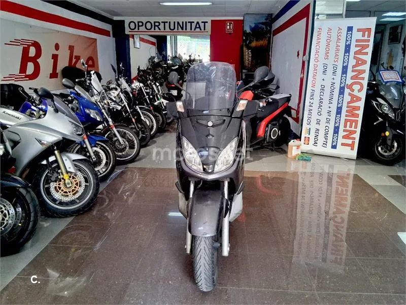Yamaha XMAX 250 - Vista 4