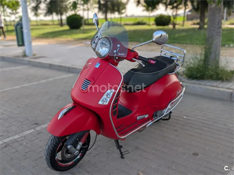 Vespa GTS Super 300 – Vista 2