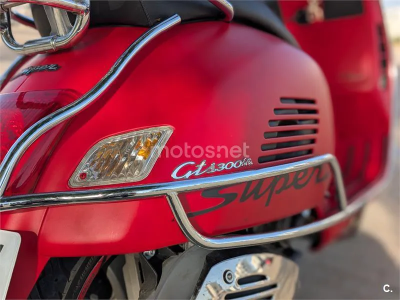 Vespa GTS Super 300 – Vista 11