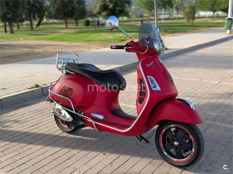 Vespa GTS Super 300 – Vista 13