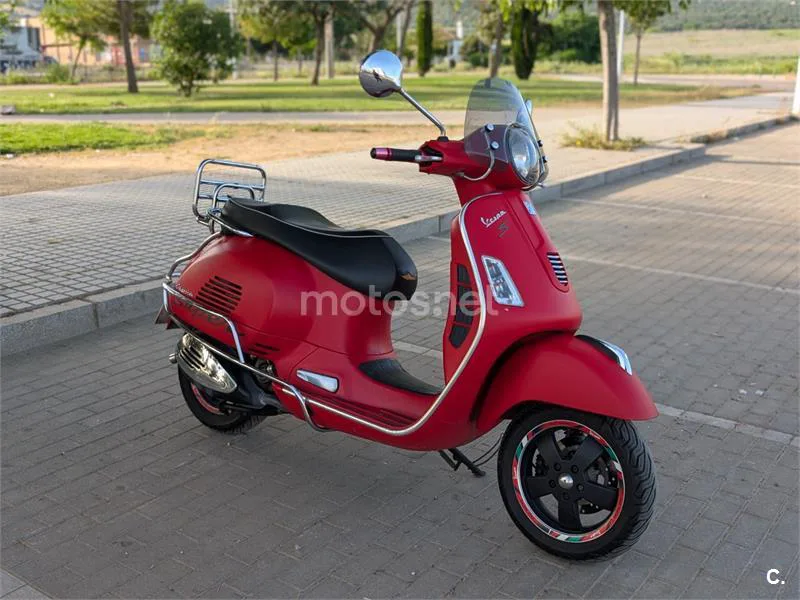 Vespa GTS Super 300 – Vista 3
