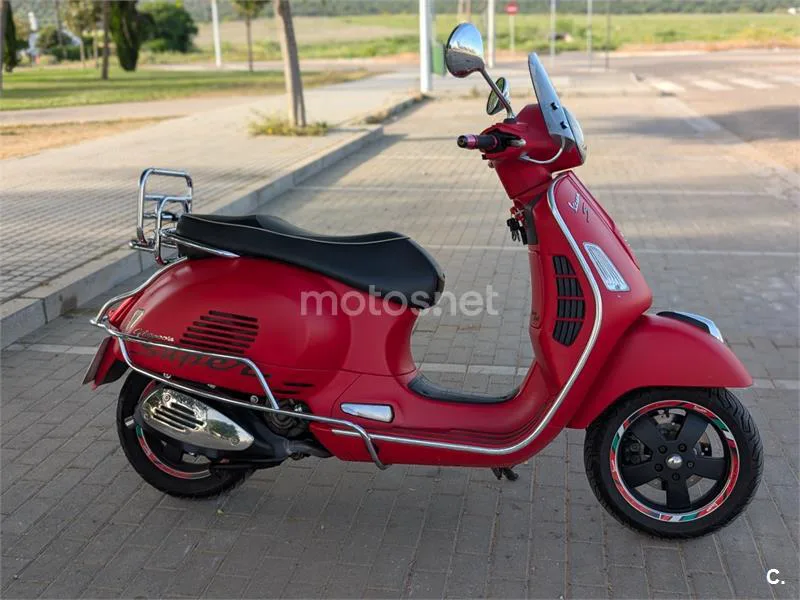 Vespa GTS Super 300 – Vista 4