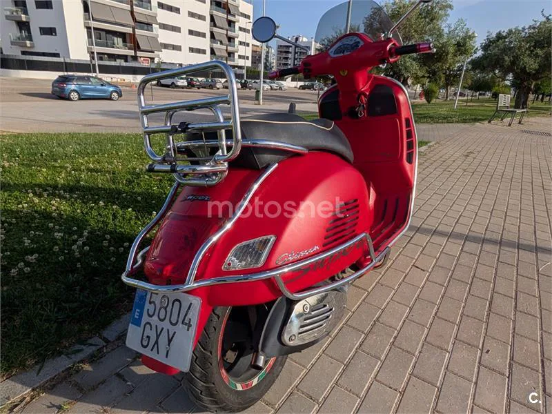 Vespa GTS Super 300 – Vista 7