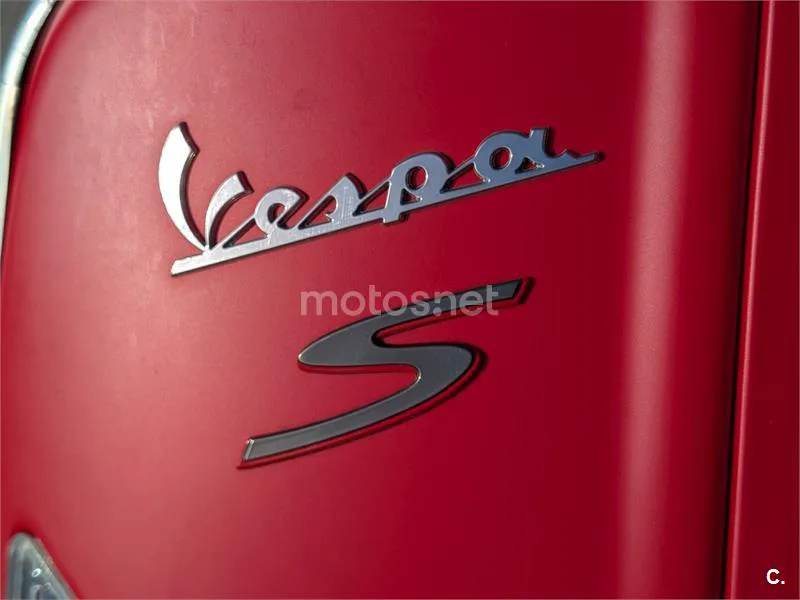 Vespa GTS Super 300 – Vista 9
