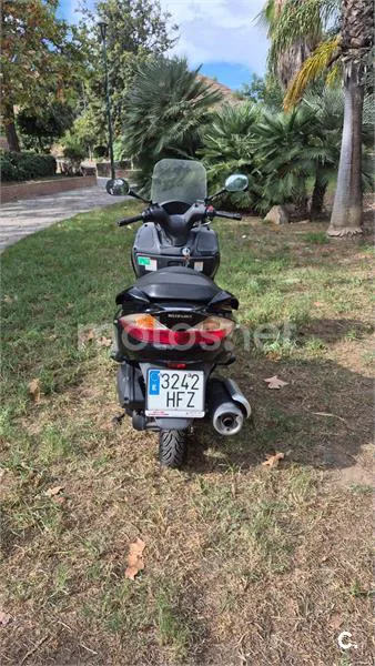 Suzuki Burgman 200 Executive – Vista 2