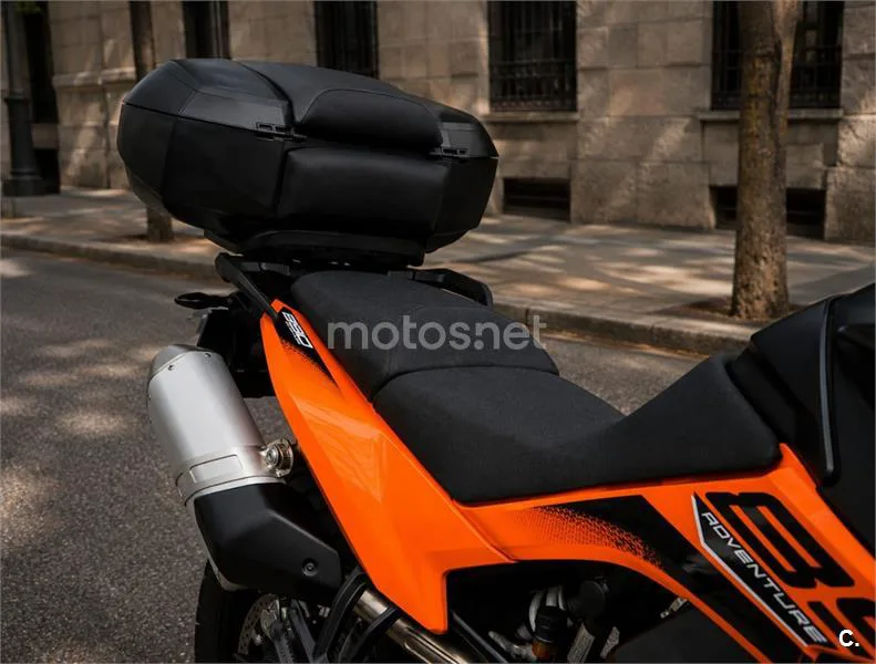 KTM 890 – Vista 4