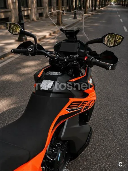 KTM 890 – Vista 5