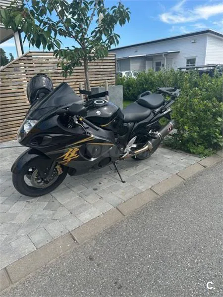 Suzuki Hayabusa – Vista 2