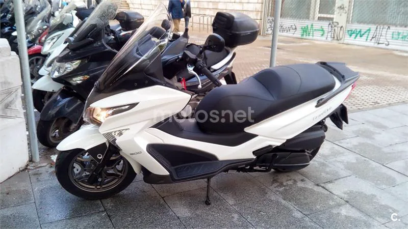 Kymco Grand Dink 300 – Vista 2