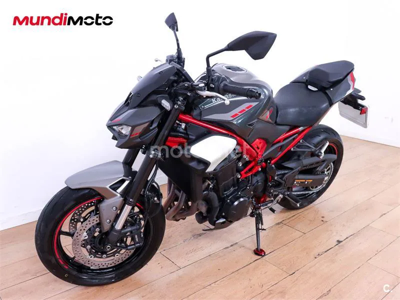 Kawasaki Z900 – Vista 7