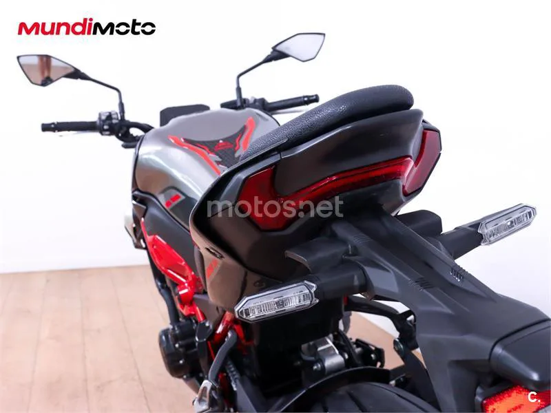 Kawasaki Z900 – Vista 9
