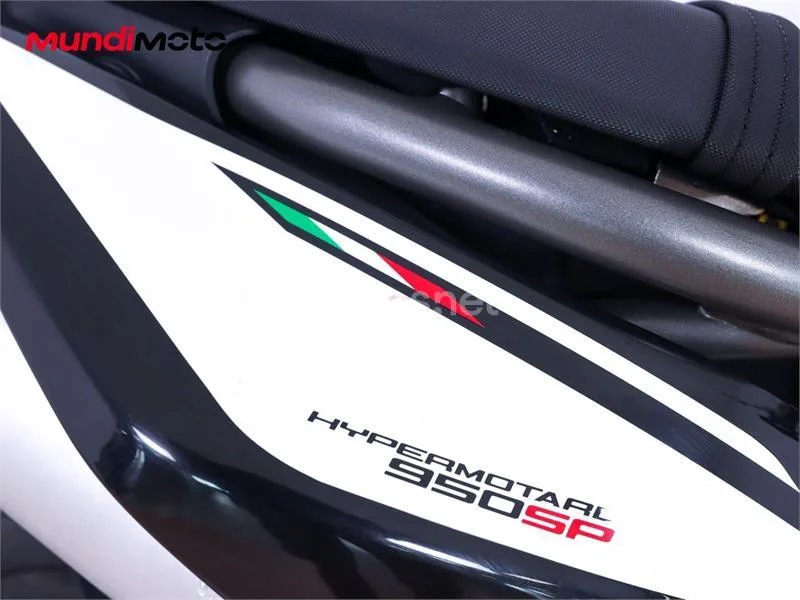 Ducati Hypermotard – Vista 21
