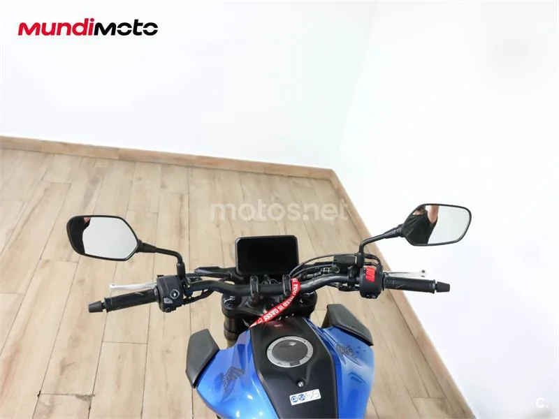 Honda CB 125 R – Vista 11