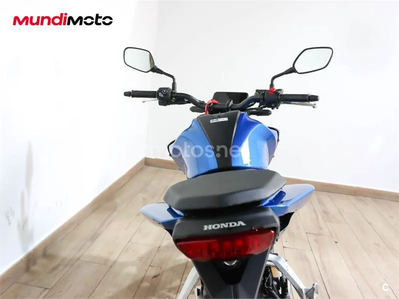 Honda CB 125 R – Vista 4