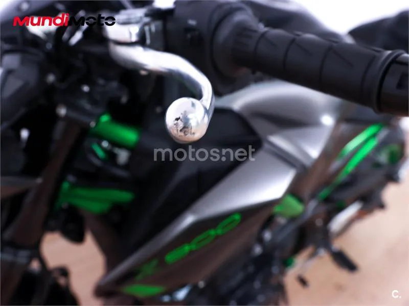 Kawasaki Z900 – Vista 16