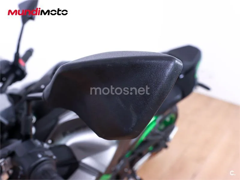 Kawasaki Z900 – Vista 18