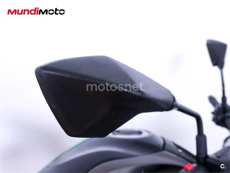 Kawasaki Z900 – Vista 19
