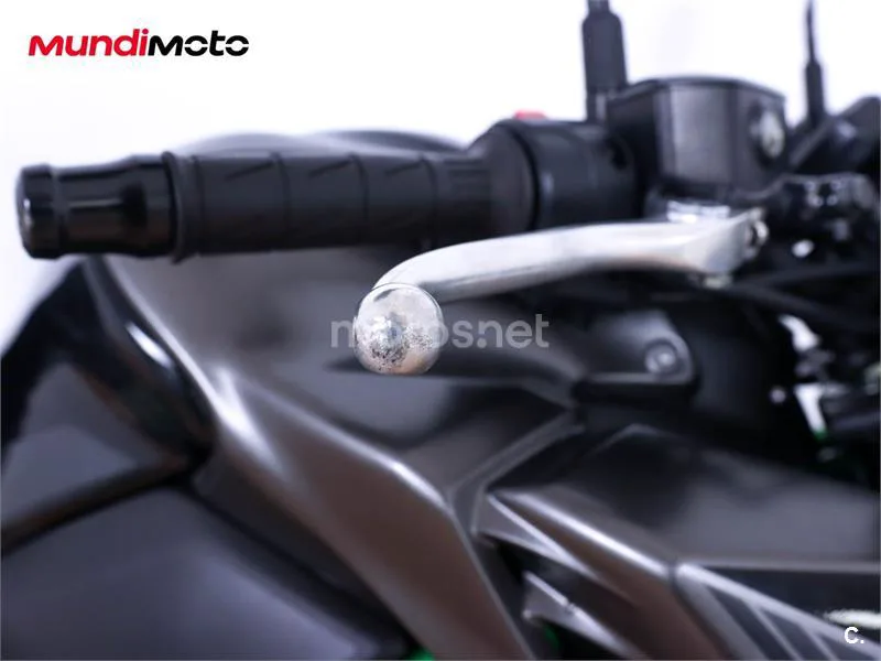 Kawasaki Z900 – Vista 20