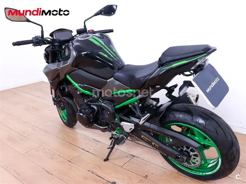 Kawasaki Z900 – Vista 8