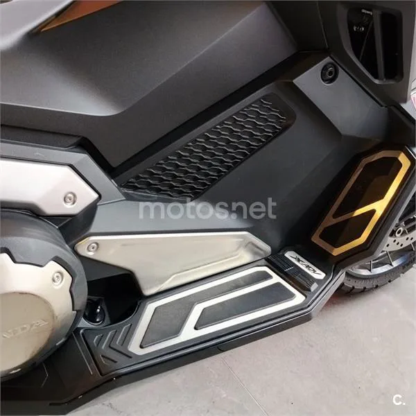Honda X-ADV – Vista 18