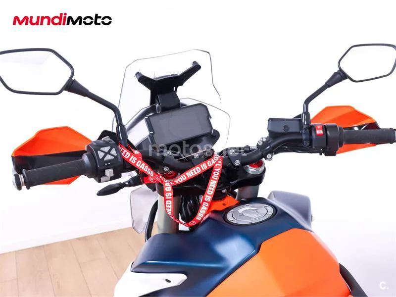 KTM 890 – Vista 11