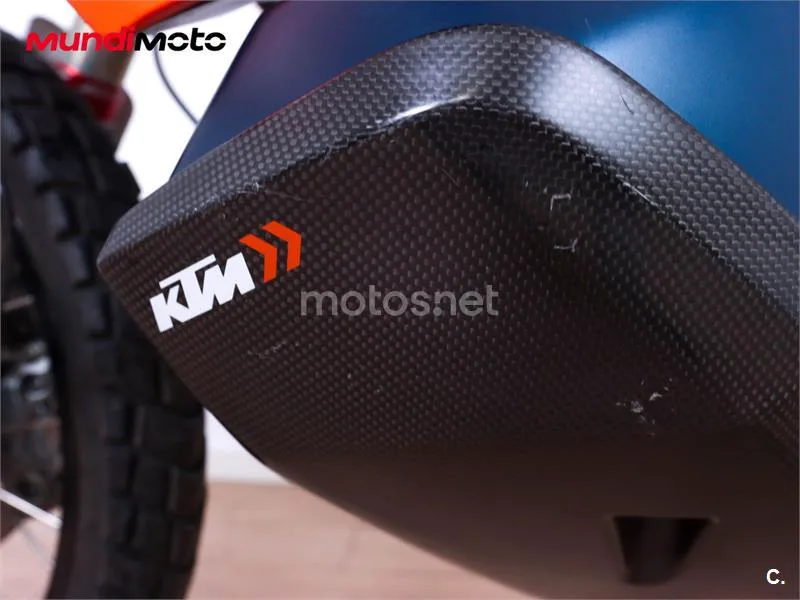KTM 890 – Vista 18