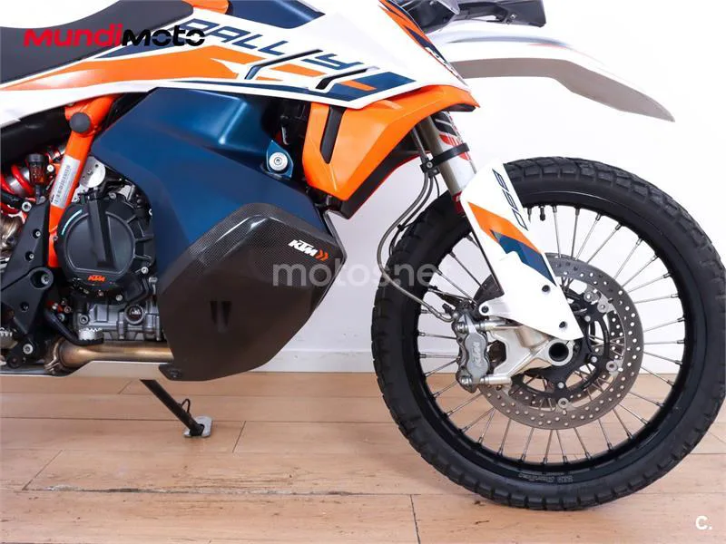 KTM 890 – Vista 19