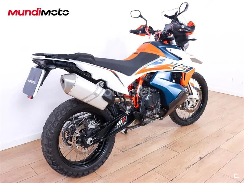 KTM 890 – Vista 3