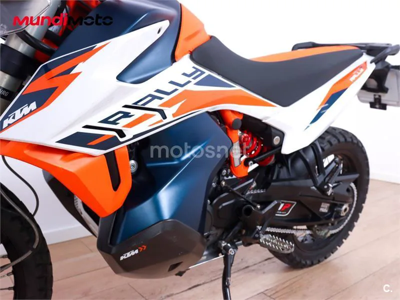 KTM 890 – Vista 10