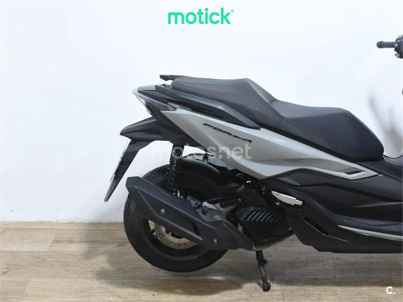 Honda Forza 125 – Vista 3