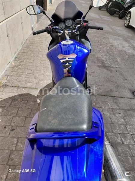 Yamaha FZS600 Fazer - Vista 10