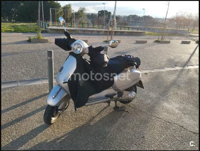 Vespa LX 125 – Vista 2