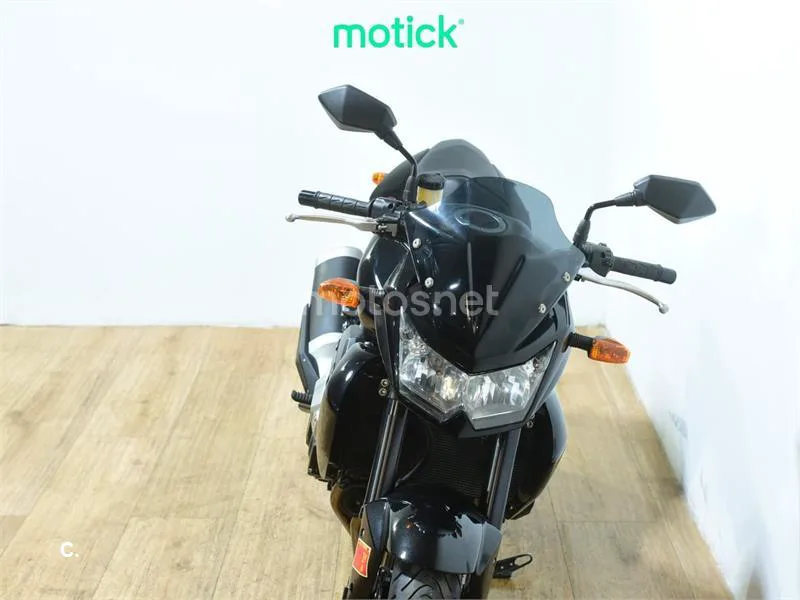 Kawasaki Z750 – Vista 11