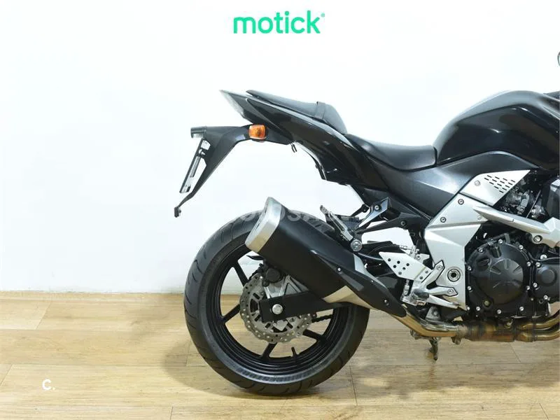 Kawasaki Z750 – Vista 3