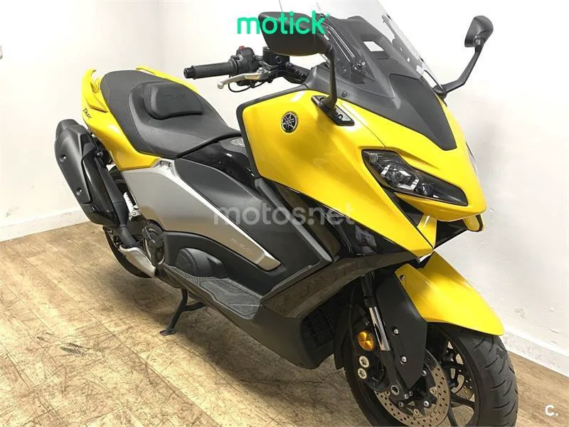 Yamaha TMAX – Vista 12