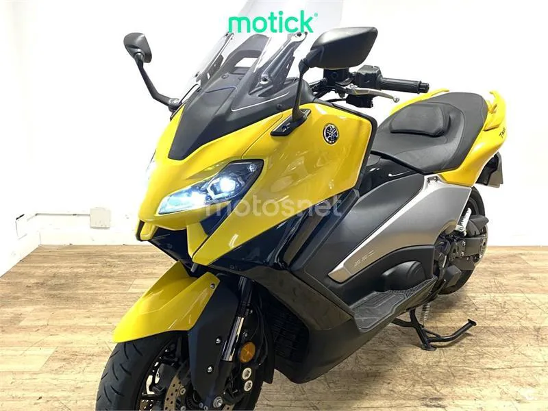Yamaha TMAX – Vista 10