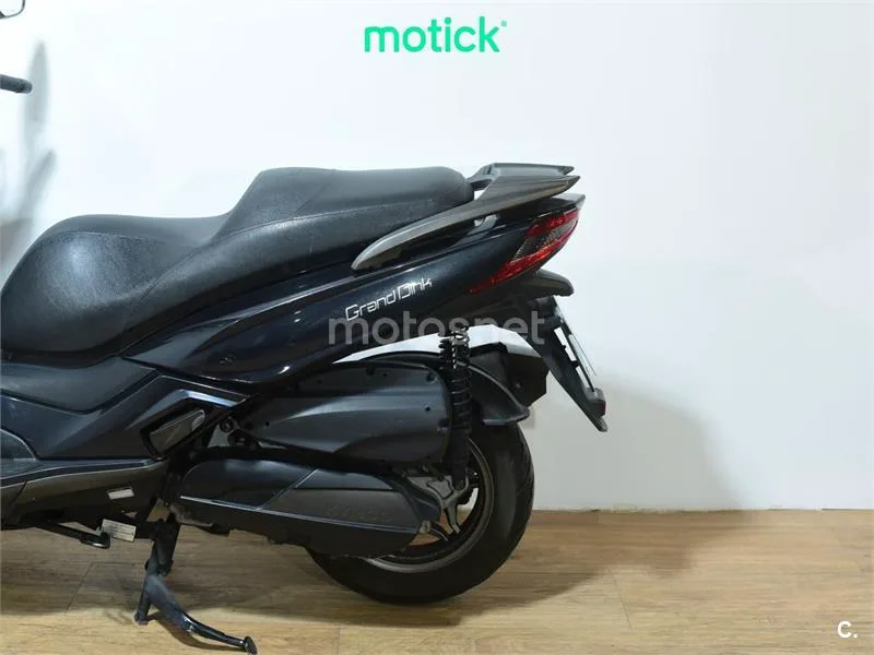Kymco Grand Dink 300 – Vista 9