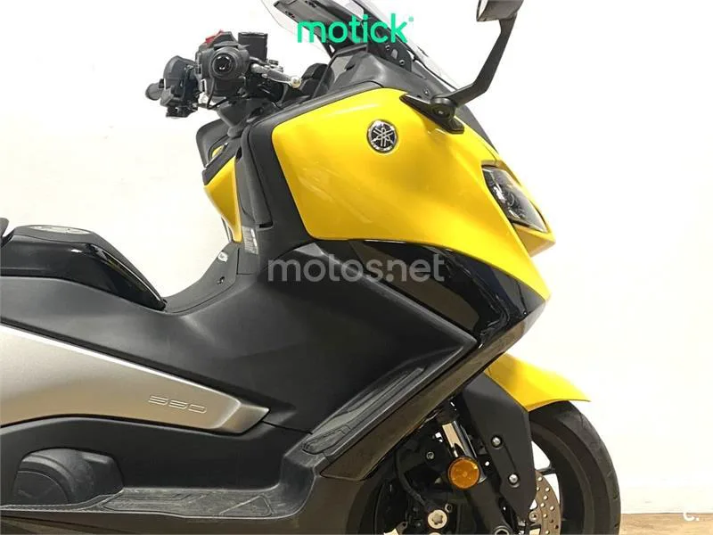 Yamaha TMAX – Vista 3