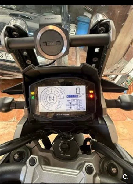 Suzuki V-Strom 1000 – Vista 3
